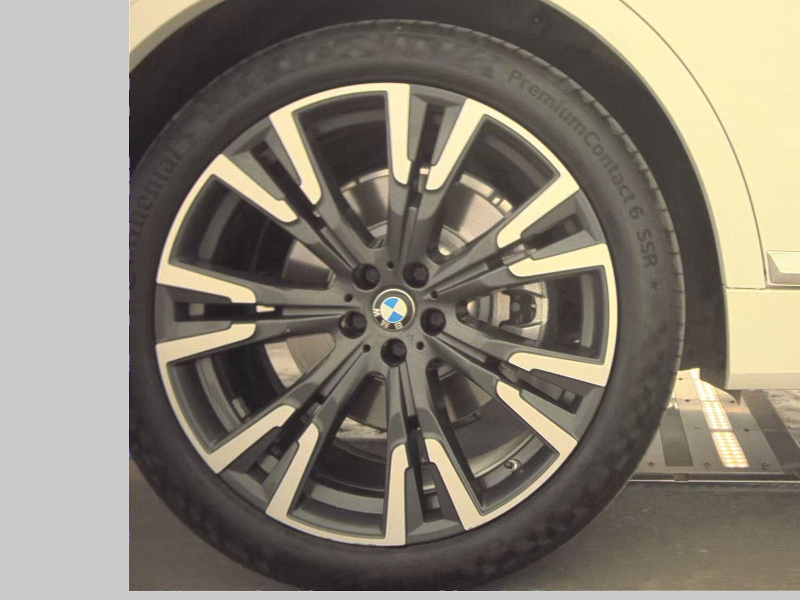 2022 BMW X7 xDrive40i AWD