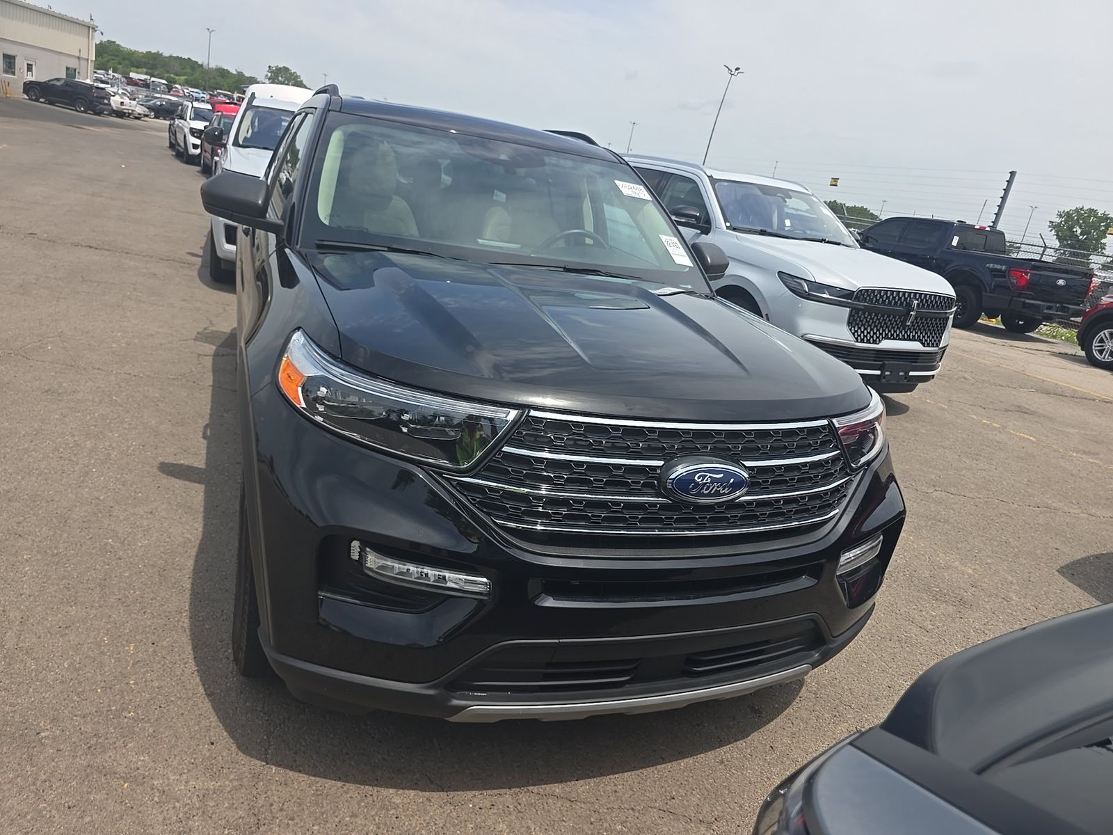 2023 Ford Explorer XLT AWD