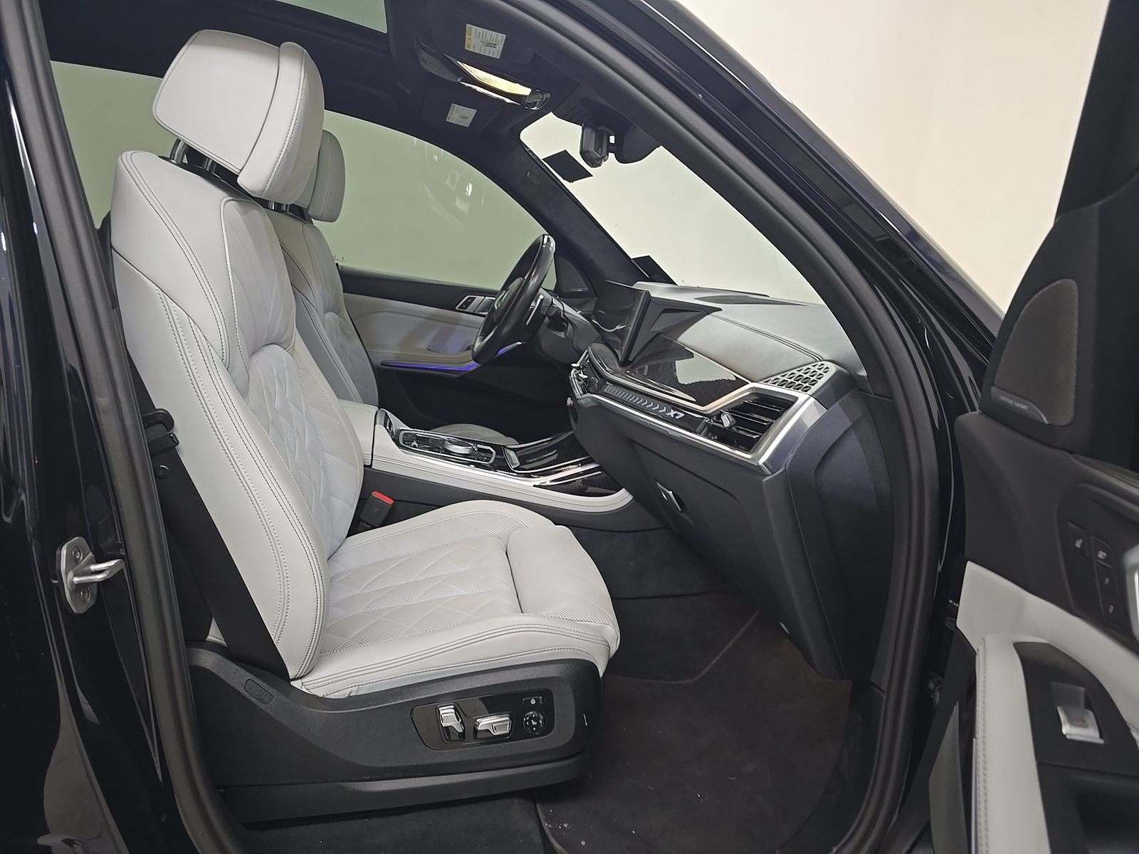 2024 BMW X7 xDrive40i AWD