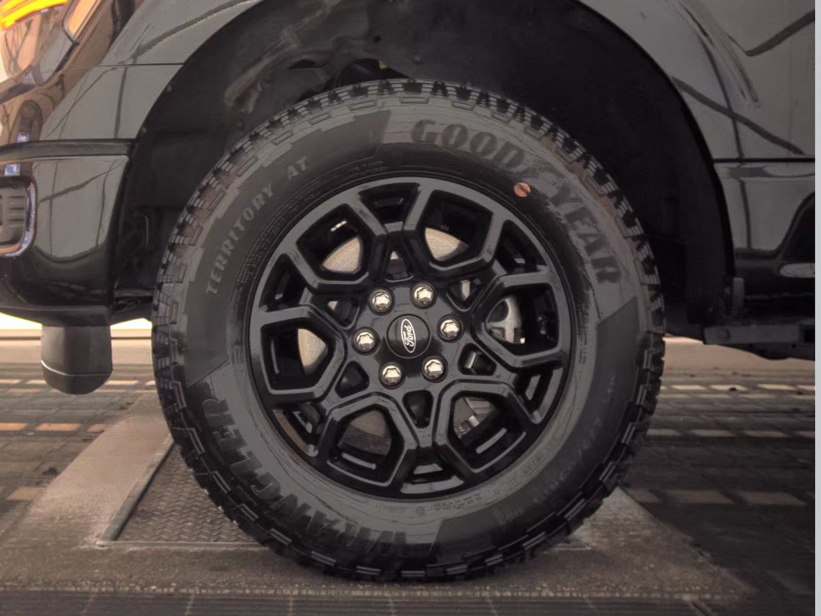 2025 Ford F-150 STX AWD