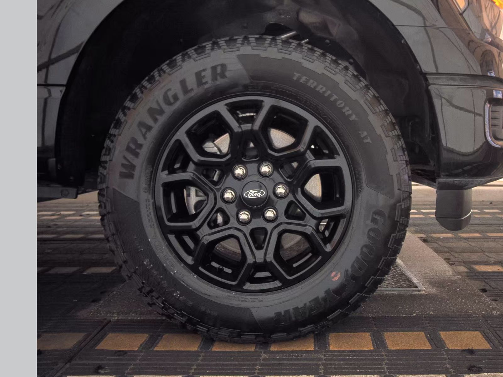 2025 Ford F-150 STX AWD