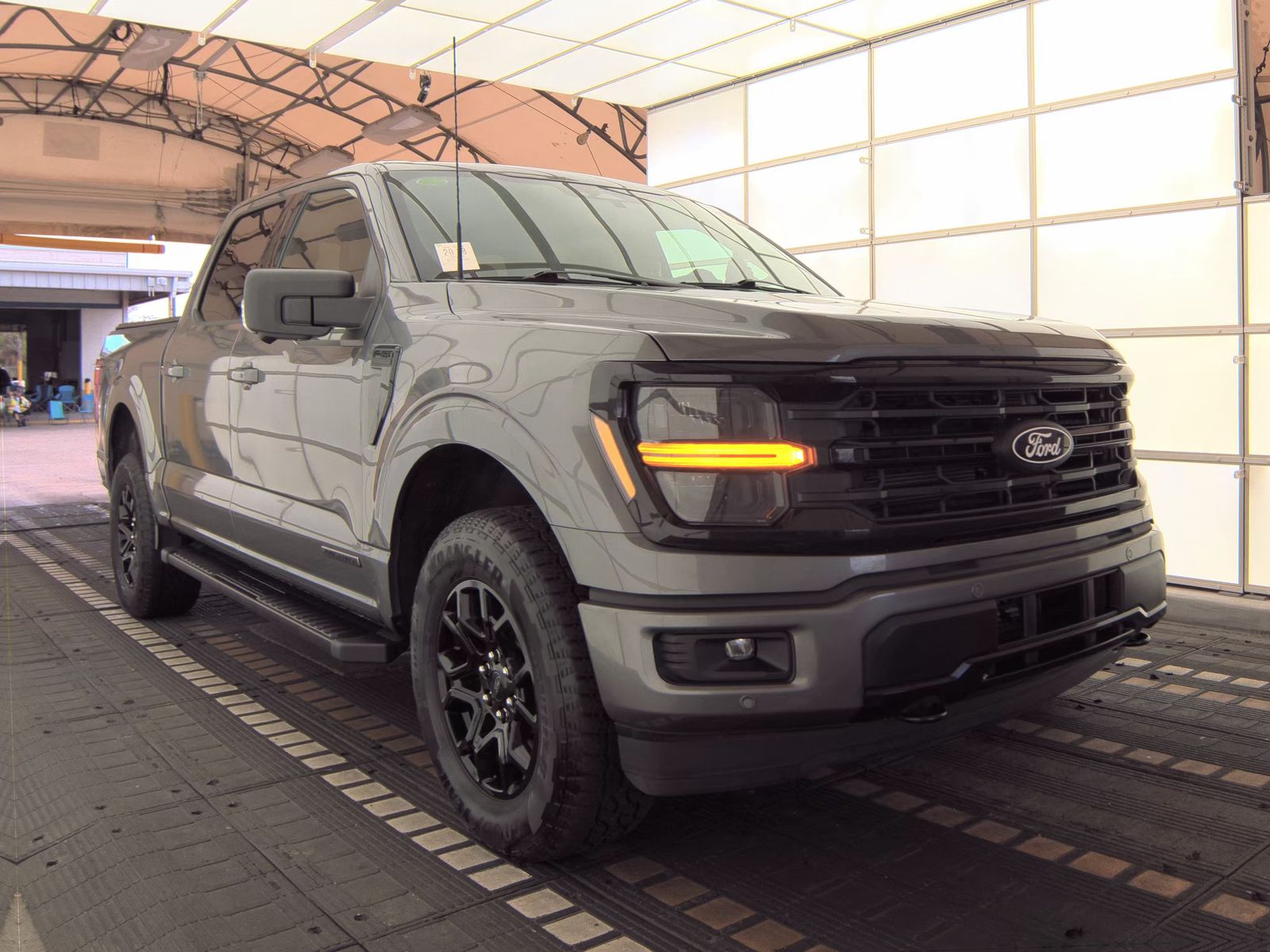 2024 Ford F-150 Hybrid XLT AWD
