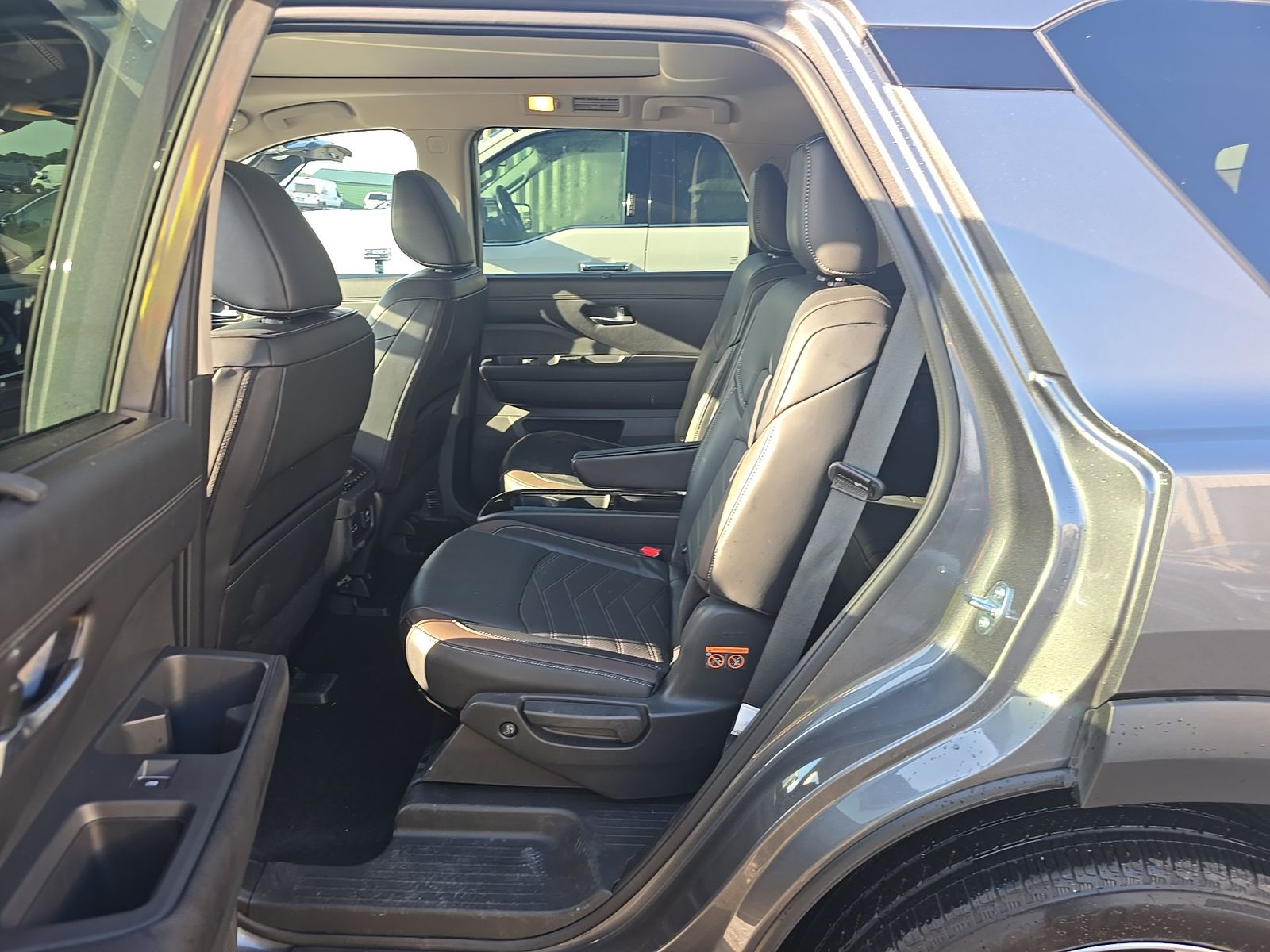 2025 Nissan Pathfinder Platinum FWD