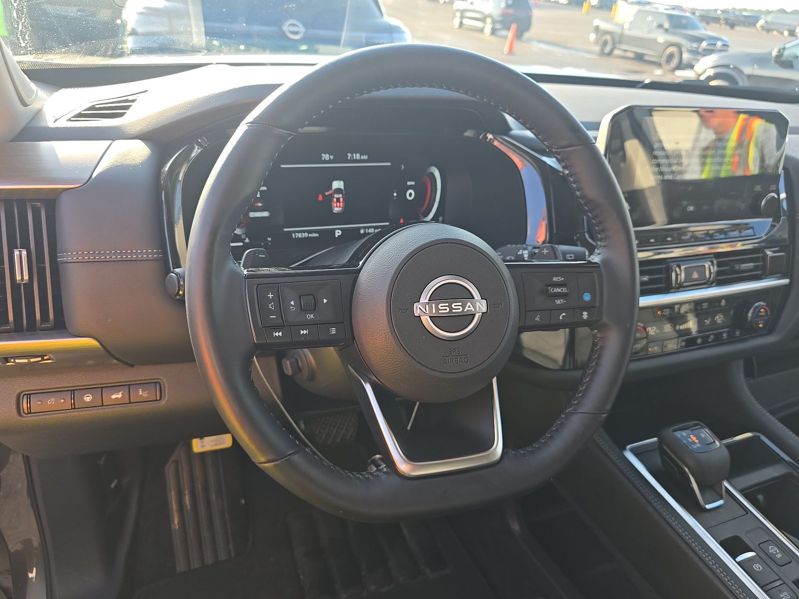2025 Nissan Pathfinder Platinum FWD
