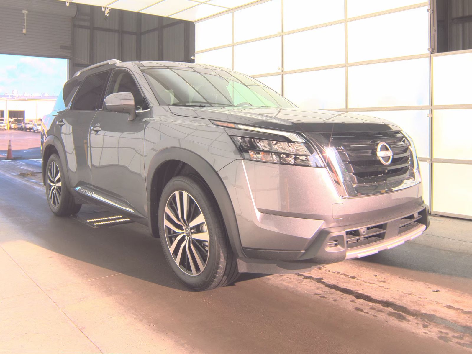 2025 Nissan Pathfinder Platinum FWD