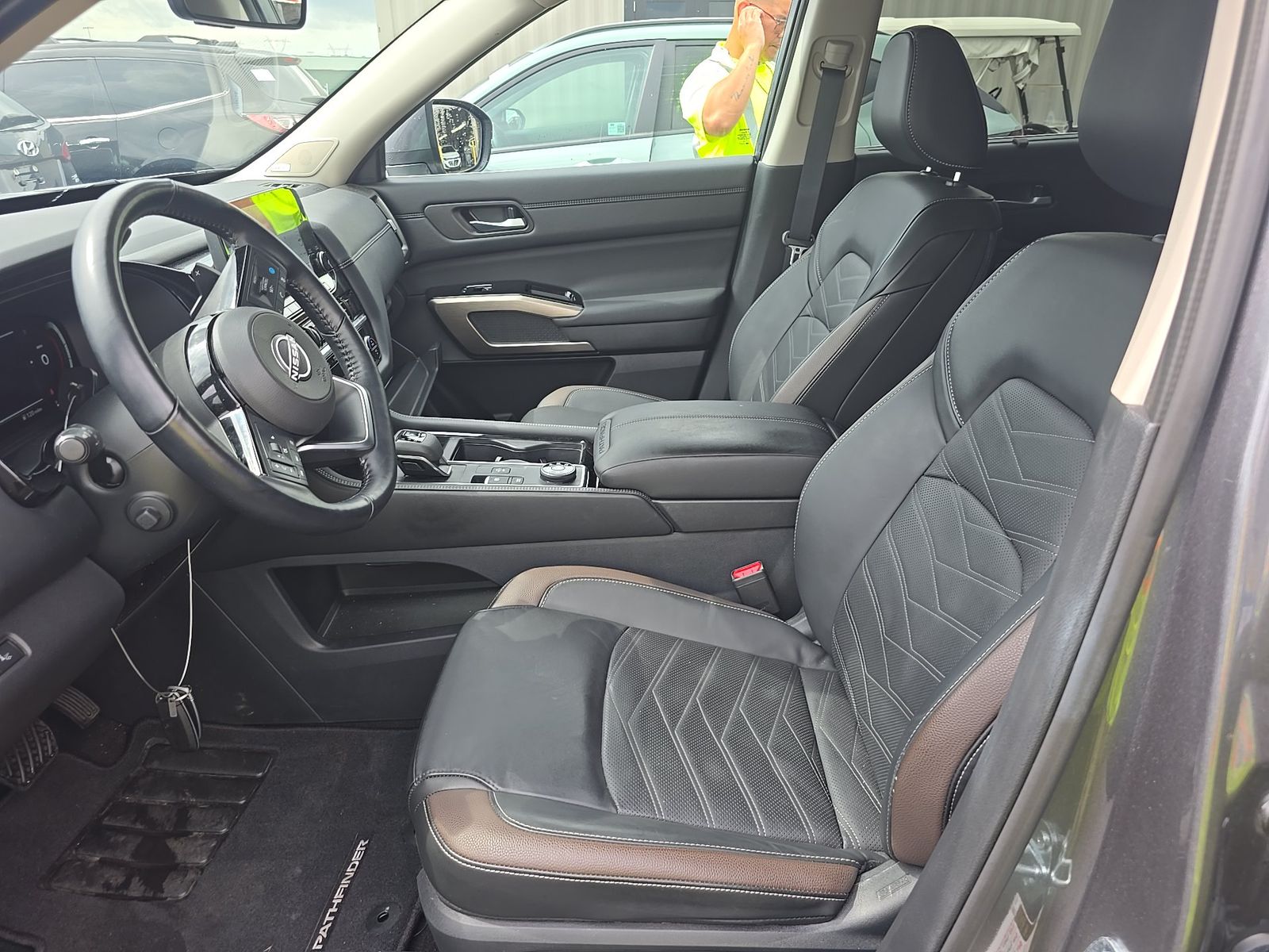 2025 Nissan Pathfinder Platinum AWD