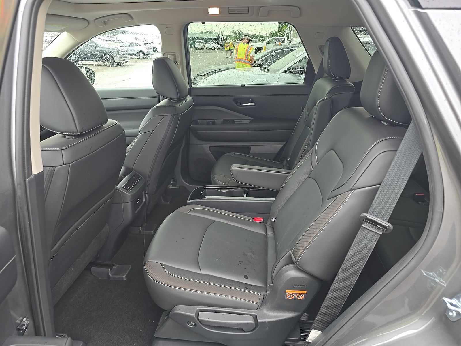 2025 Nissan Pathfinder SL FWD