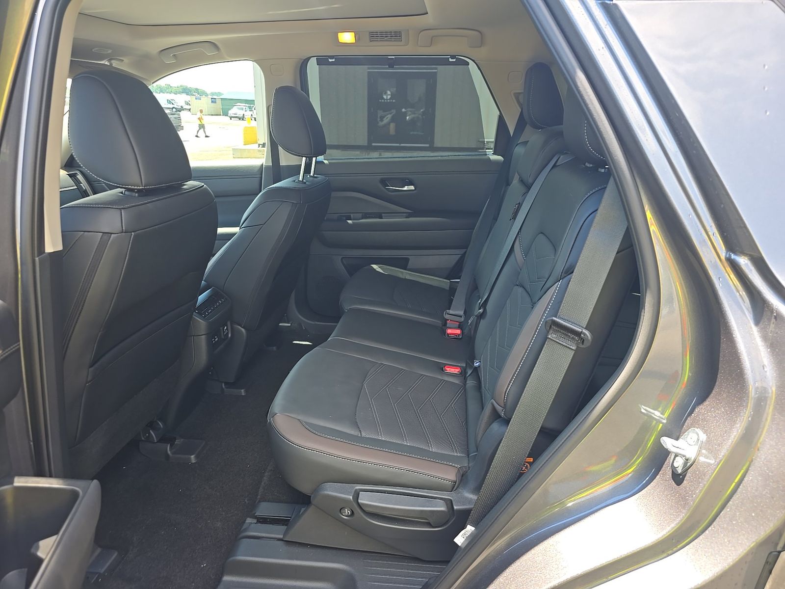 2025 Nissan Pathfinder Platinum AWD