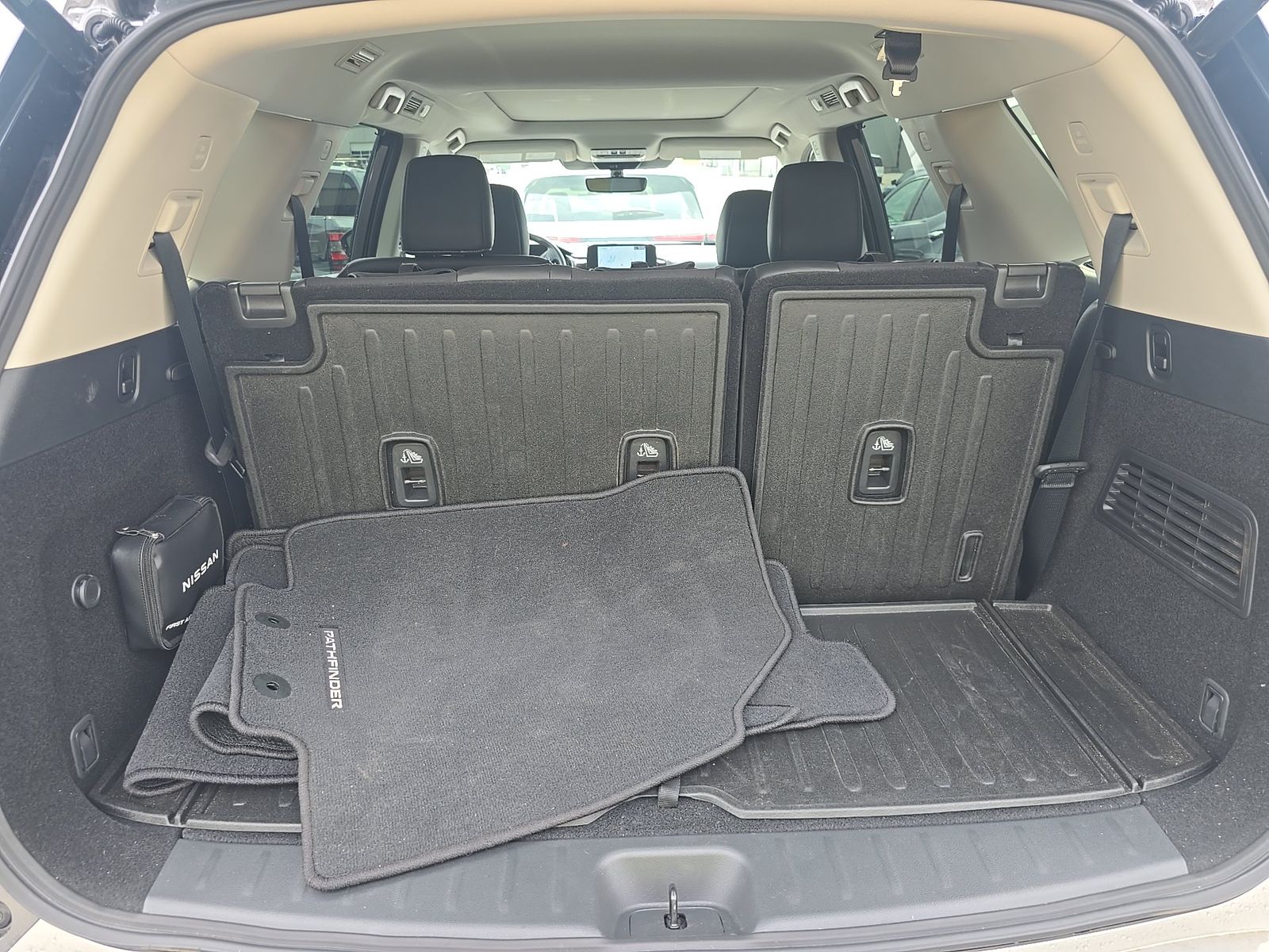 2025 Nissan Pathfinder Platinum AWD