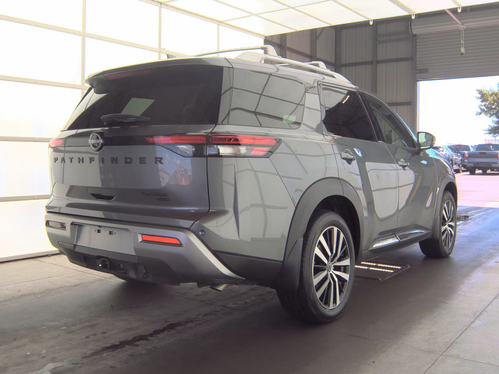 2025 Nissan Pathfinder Platinum AWD