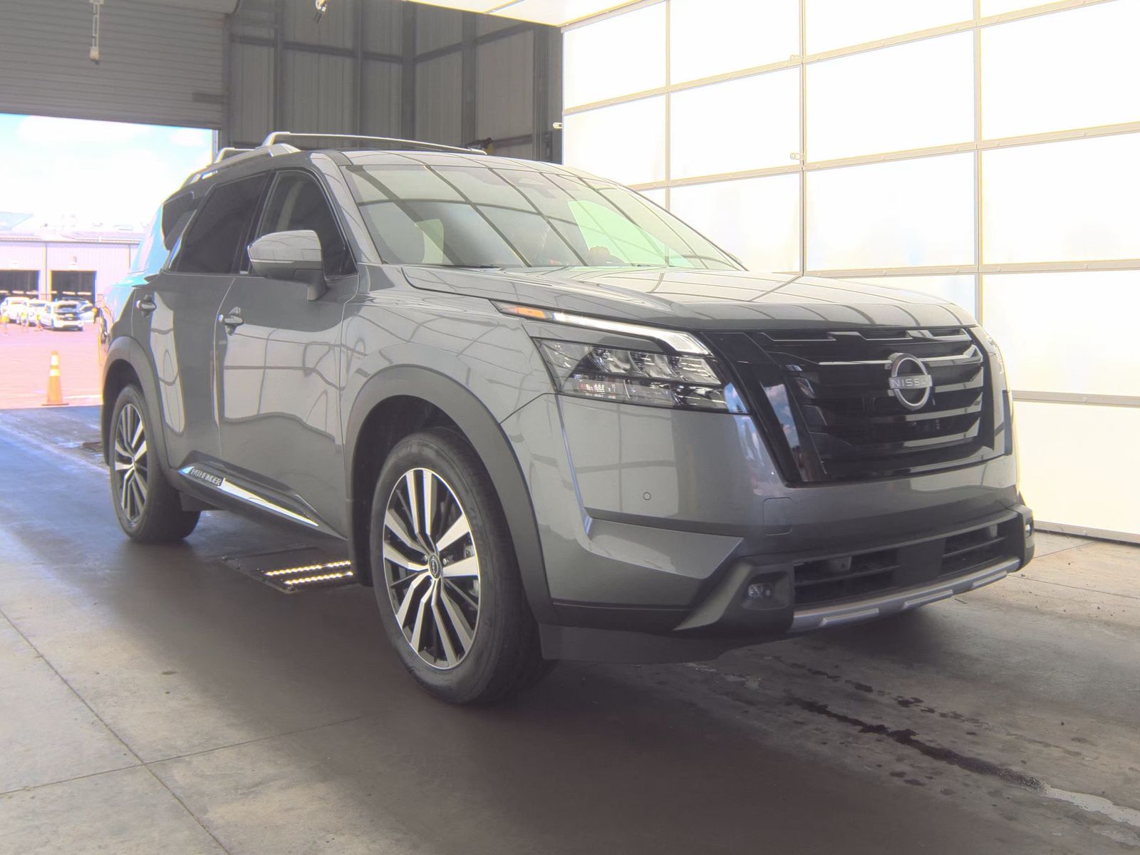 2025 Nissan Pathfinder Platinum AWD