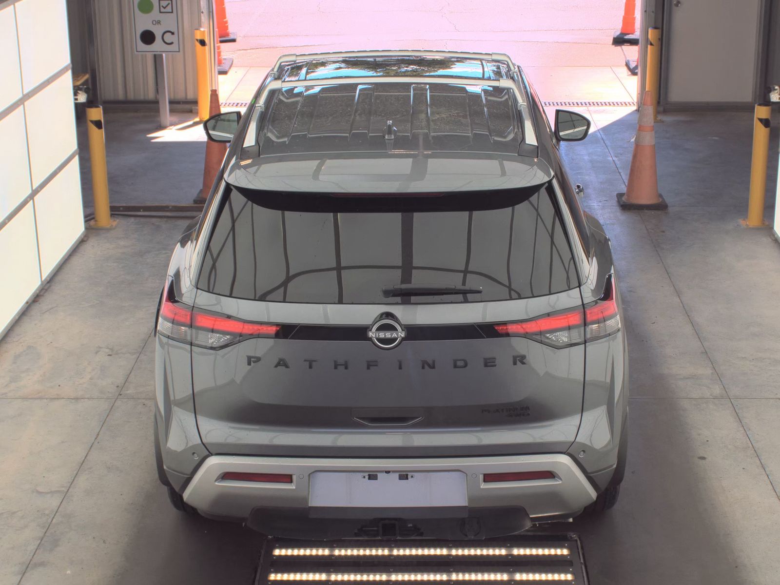 2025 Nissan Pathfinder Platinum AWD