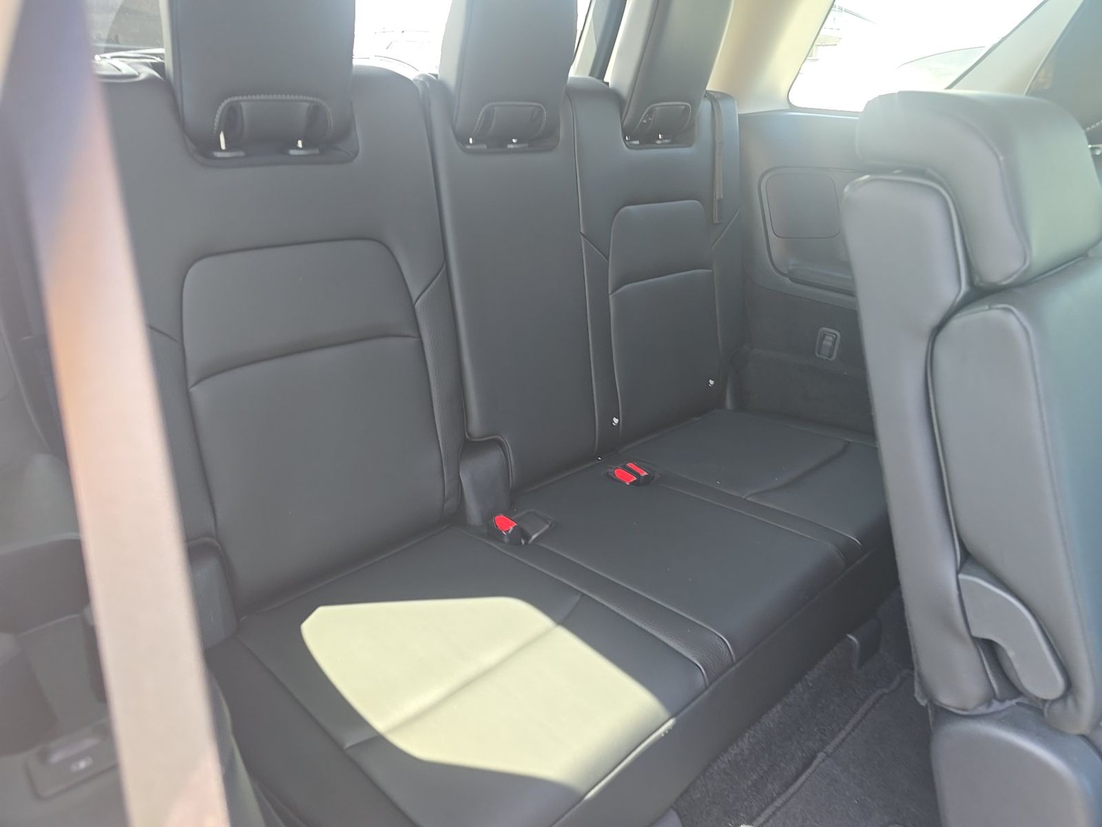 2025 Nissan Pathfinder SL FWD