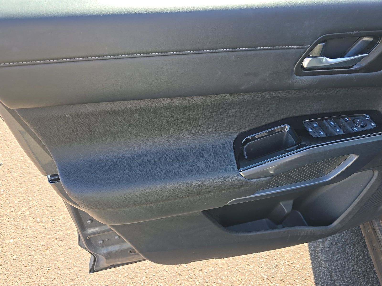 2025 Nissan Pathfinder SL FWD