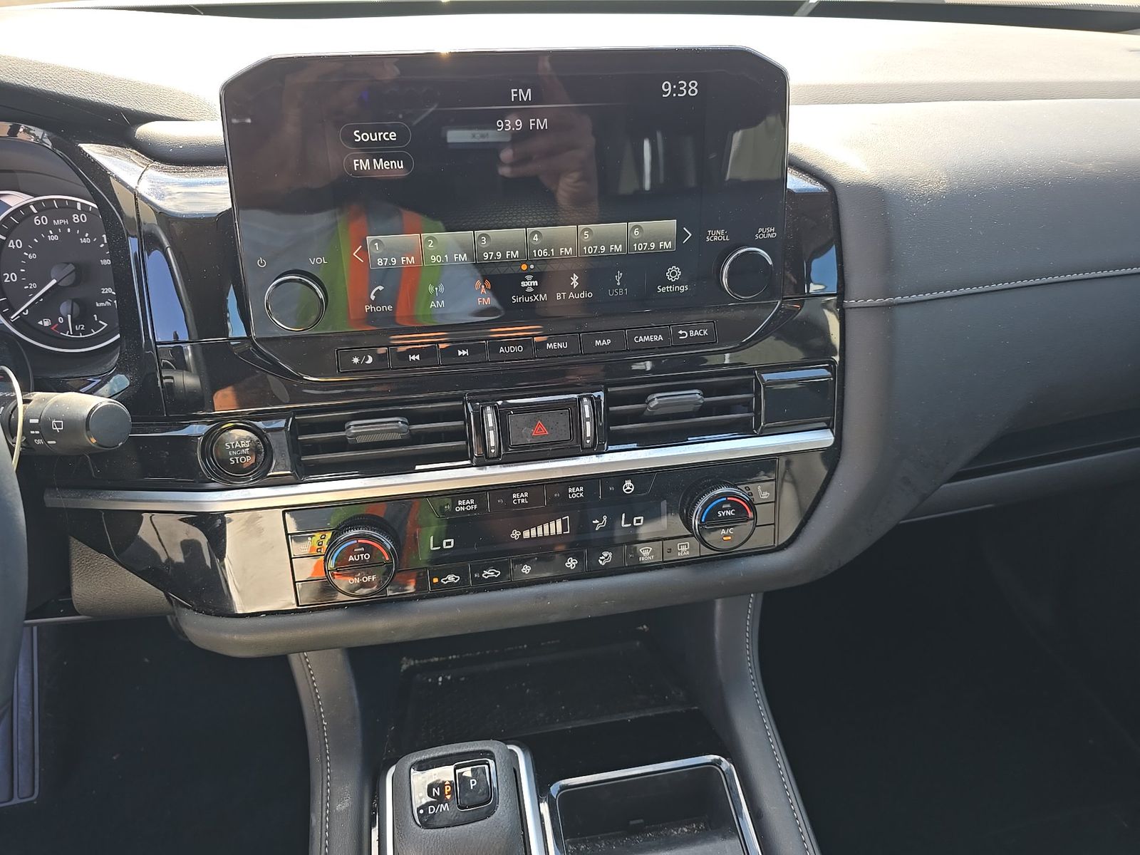 2025 Nissan Pathfinder SL FWD