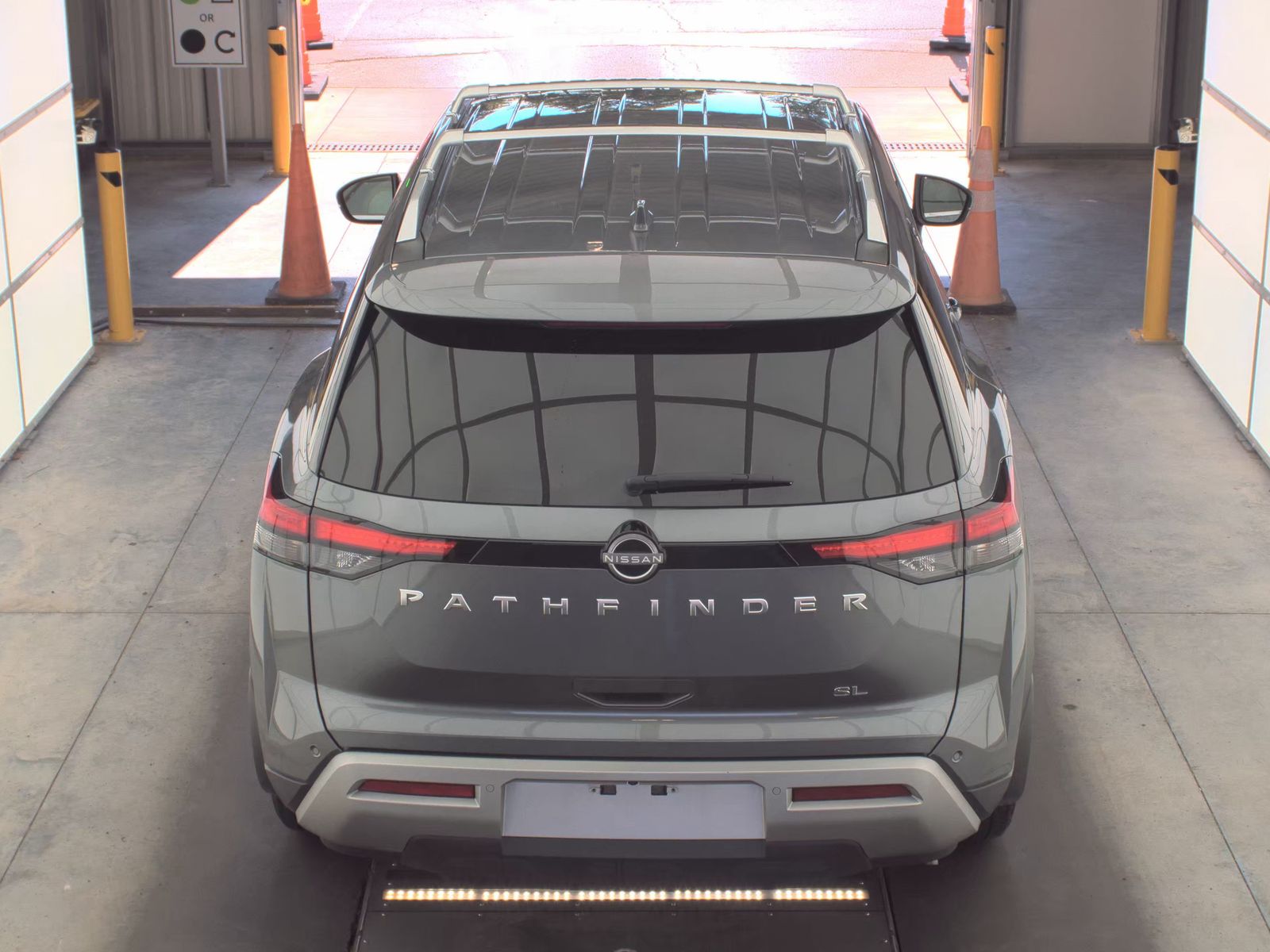 2025 Nissan Pathfinder SL FWD