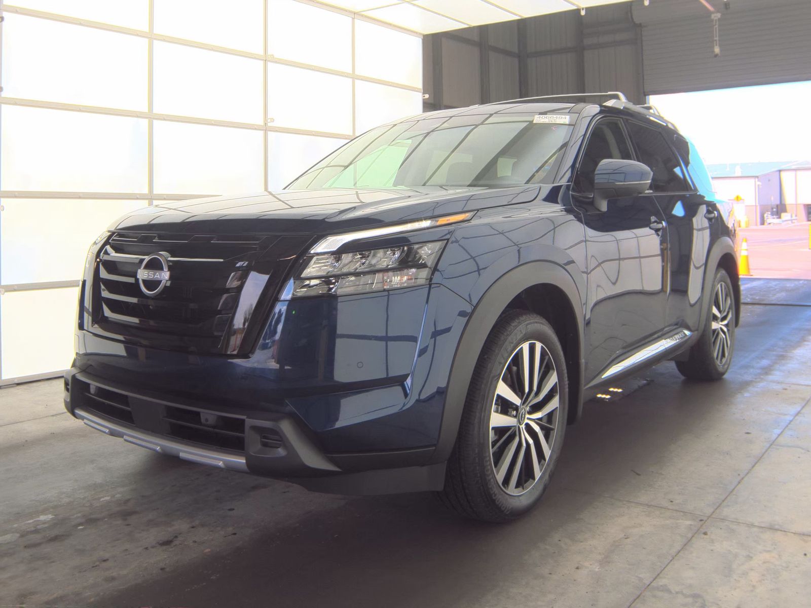 2025 Nissan Pathfinder Platinum FWD