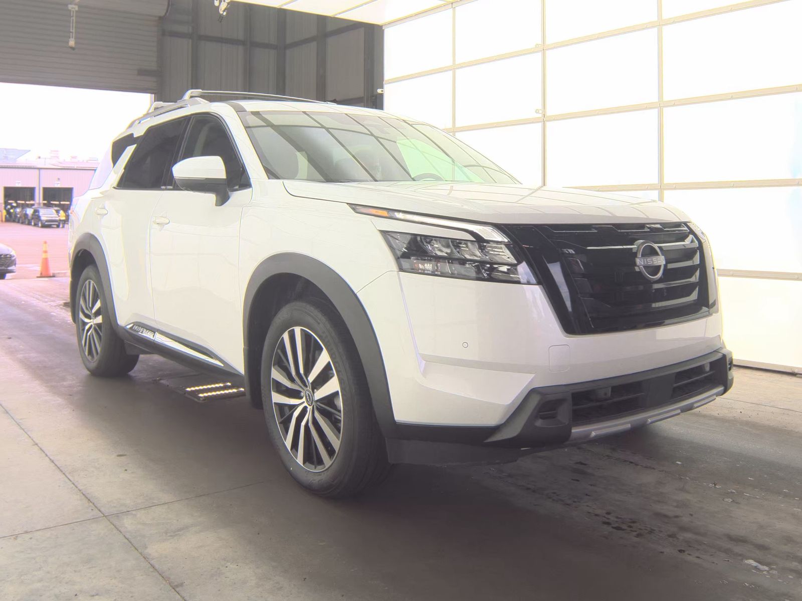 2025 Nissan Pathfinder Platinum AWD