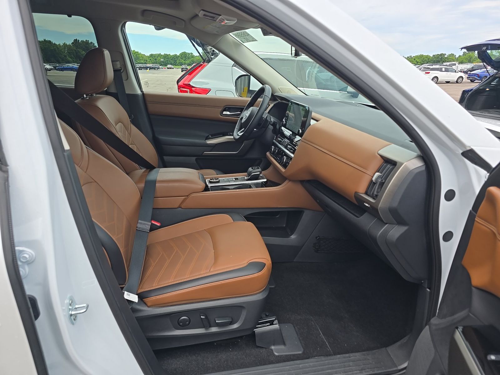 2025 Nissan Pathfinder Platinum AWD