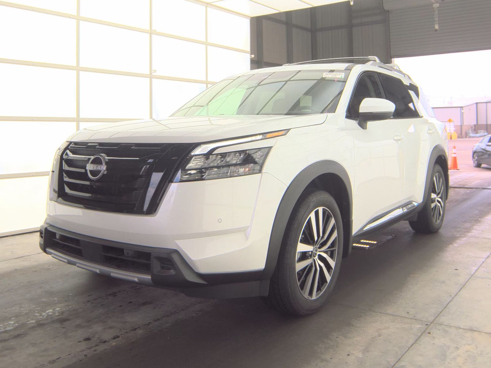 2025 Nissan Pathfinder Platinum AWD