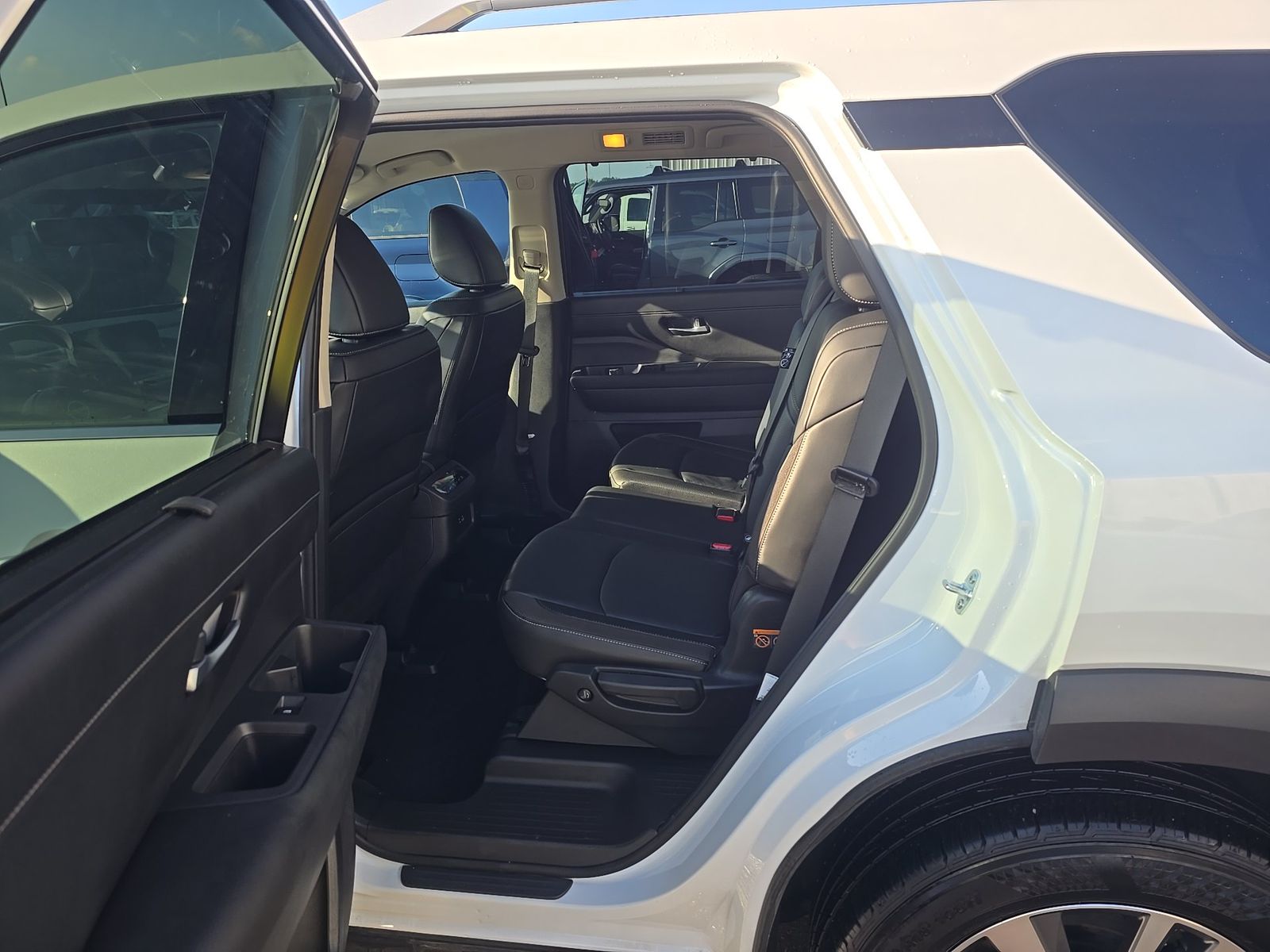 2025 Nissan Pathfinder SL AWD