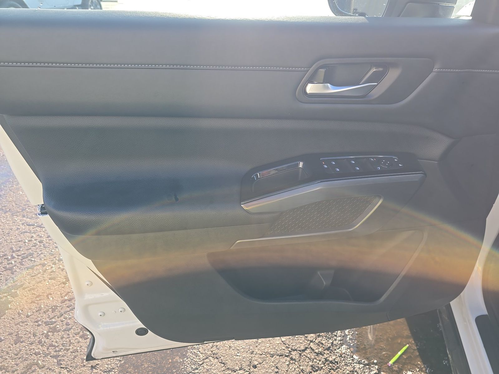 2025 Nissan Pathfinder SL AWD