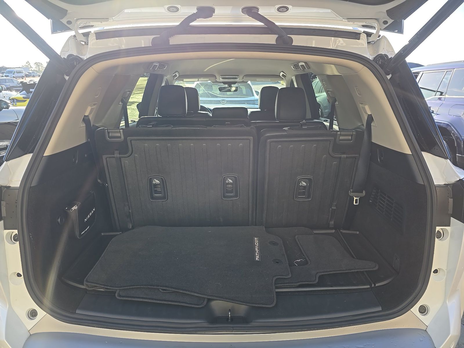 2025 Nissan Pathfinder SL AWD