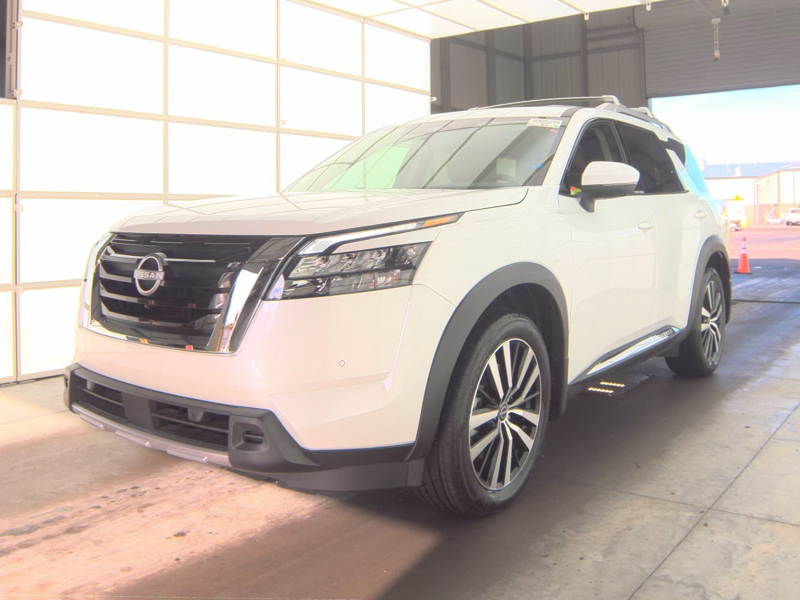 2025 Nissan Pathfinder Platinum AWD