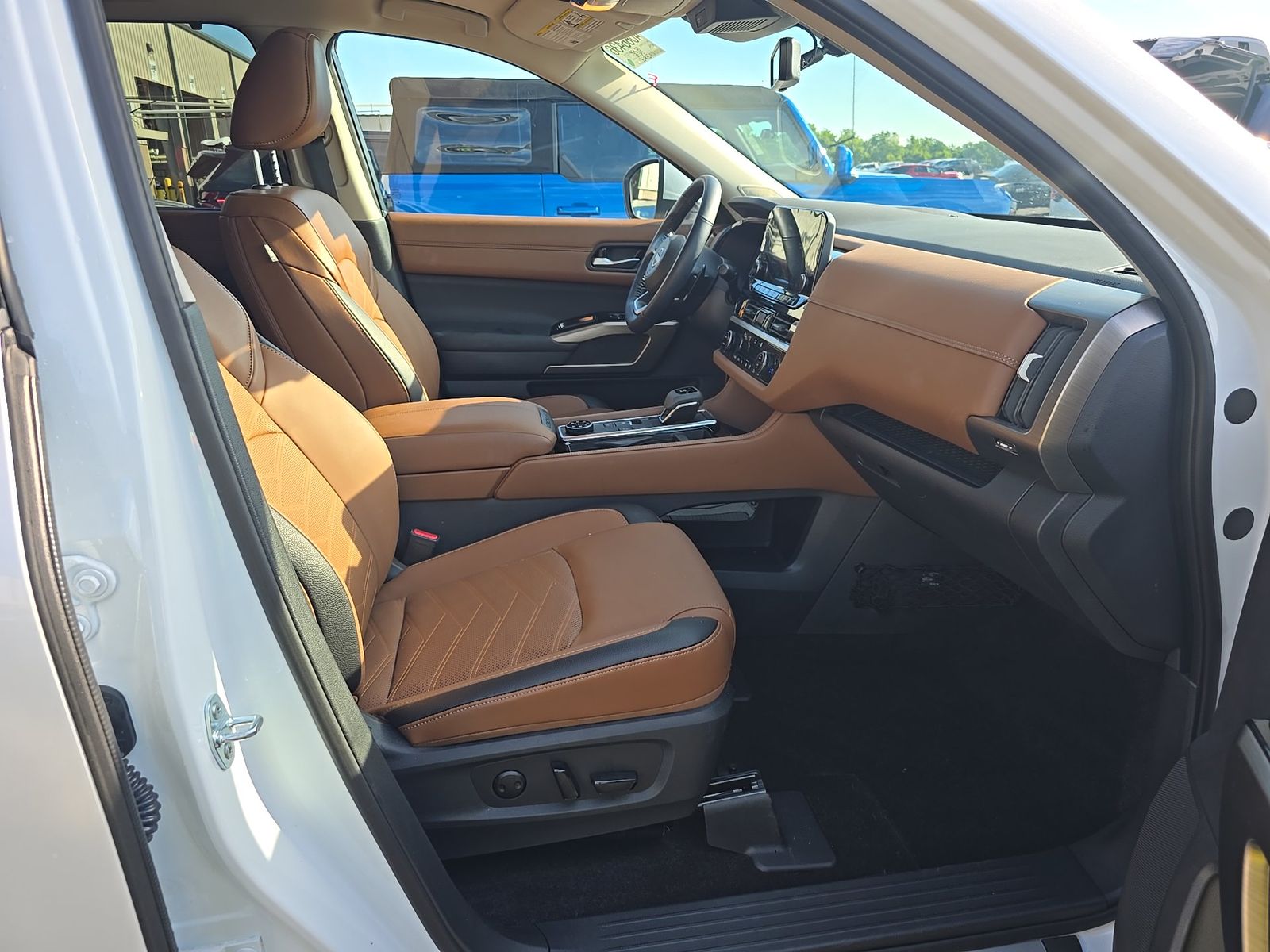 2025 Nissan Pathfinder Platinum AWD