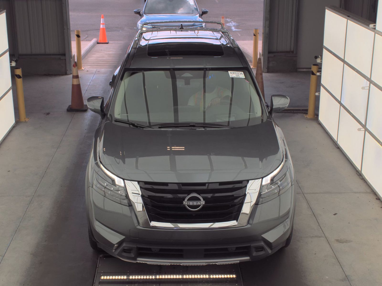 2025 Nissan Pathfinder Platinum FWD