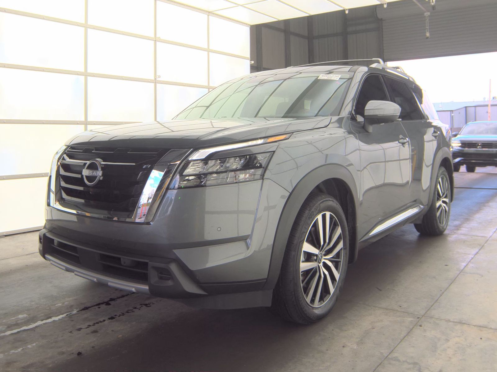2025 Nissan Pathfinder Platinum FWD