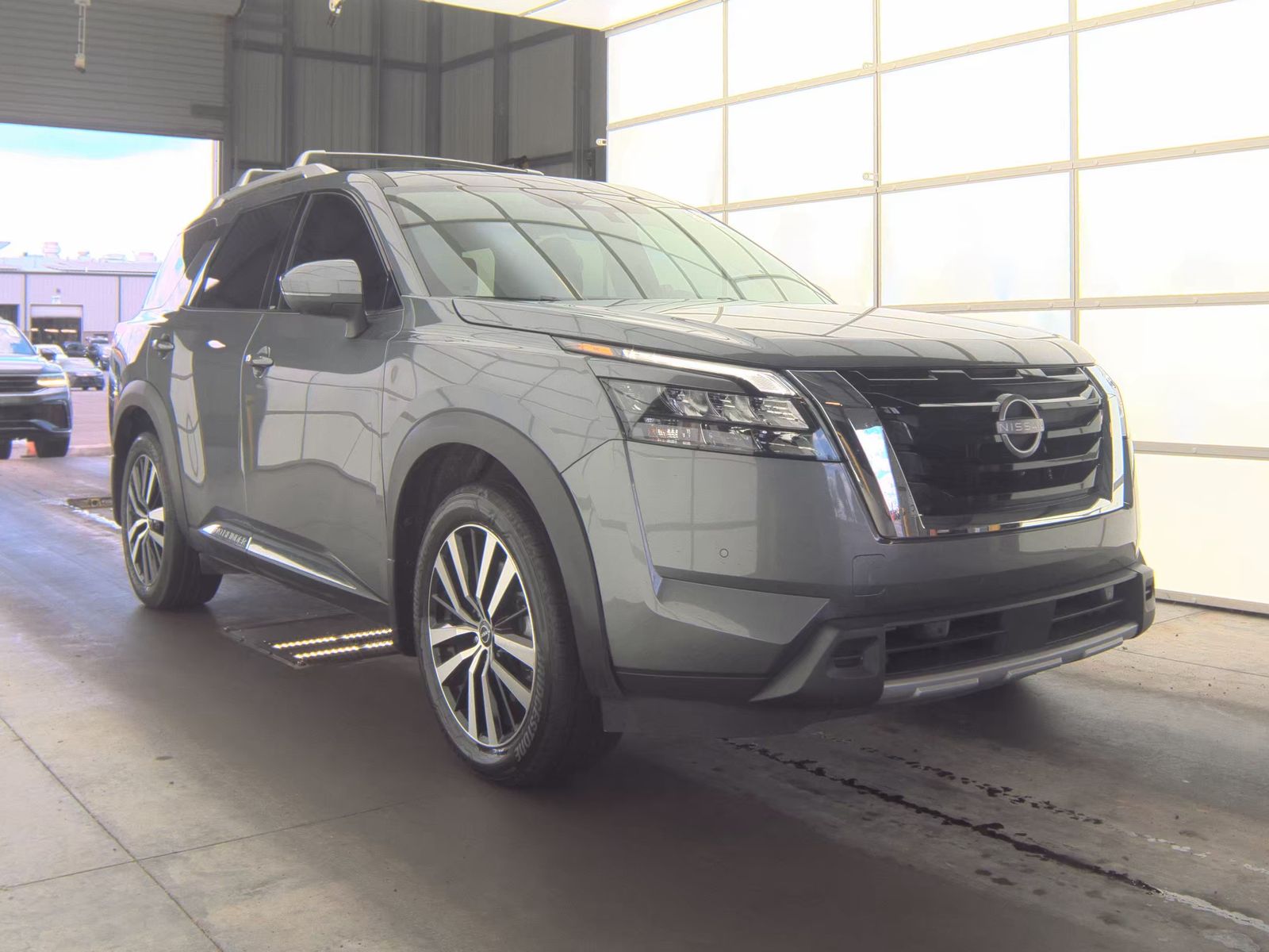 2025 Nissan Pathfinder Platinum FWD