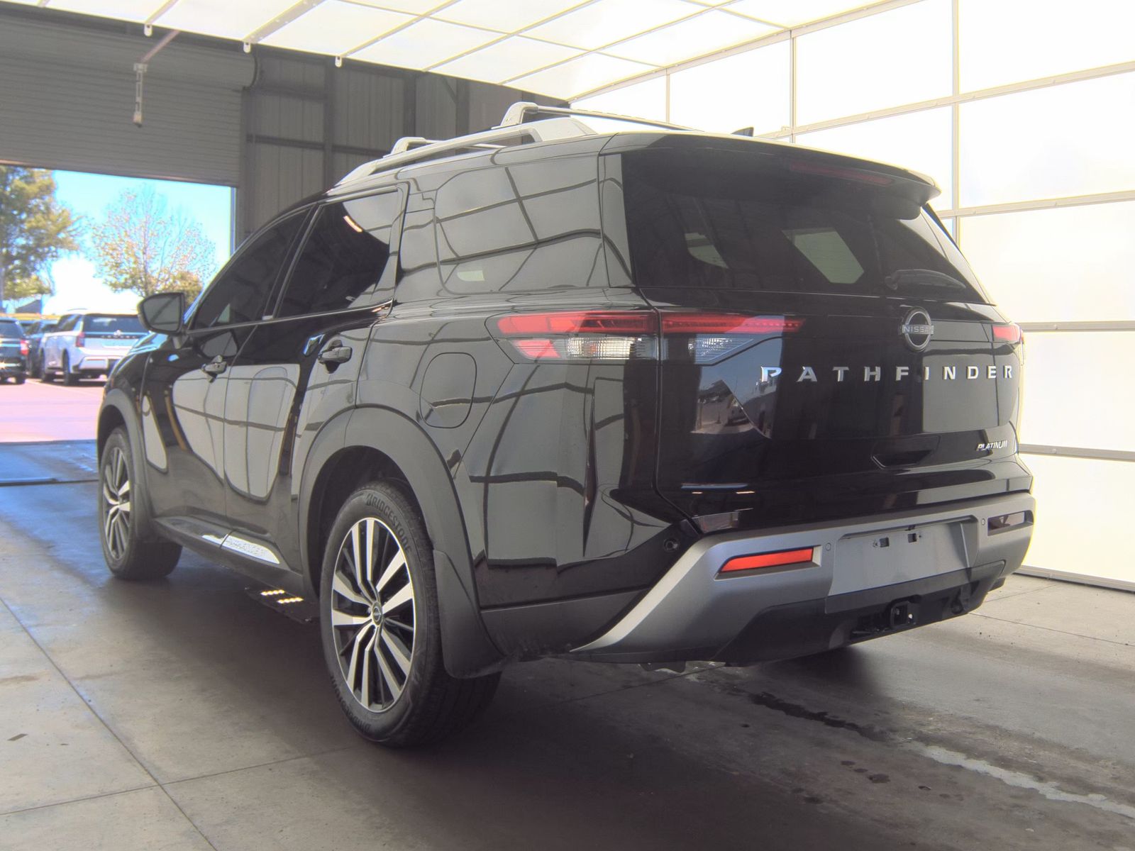 2025 Nissan Pathfinder Platinum FWD