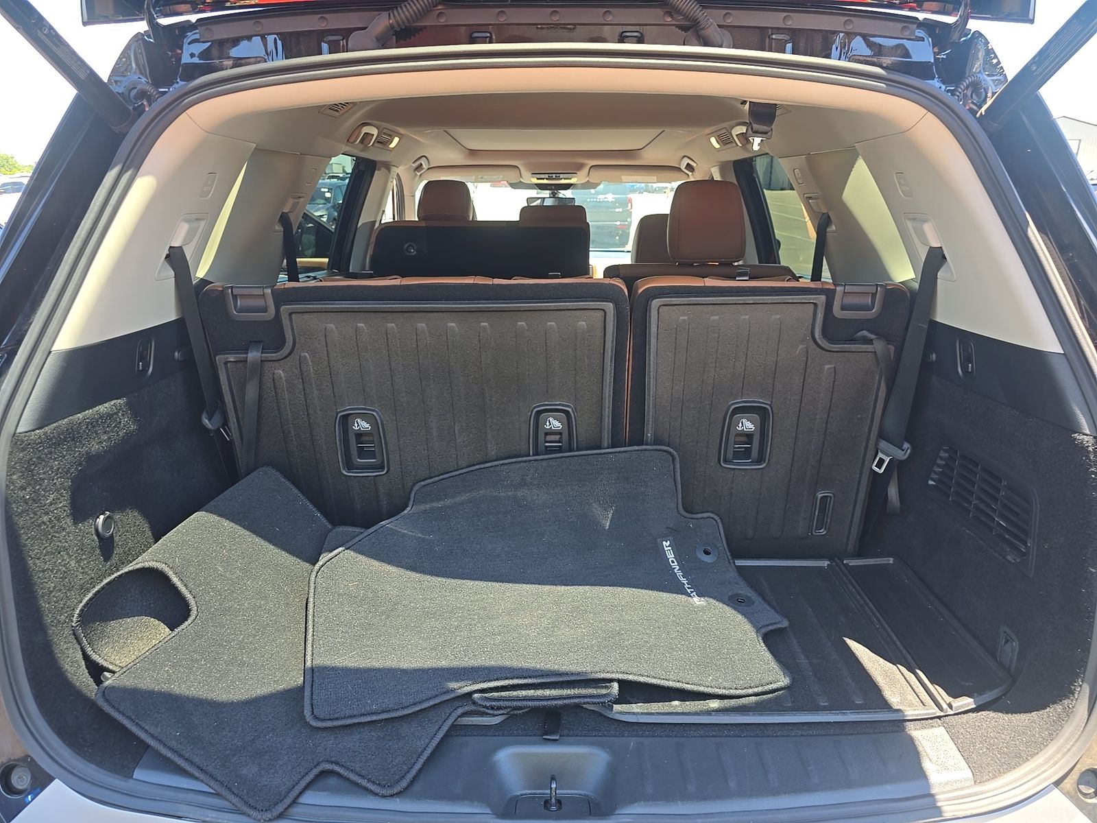 2025 Nissan Pathfinder Platinum FWD