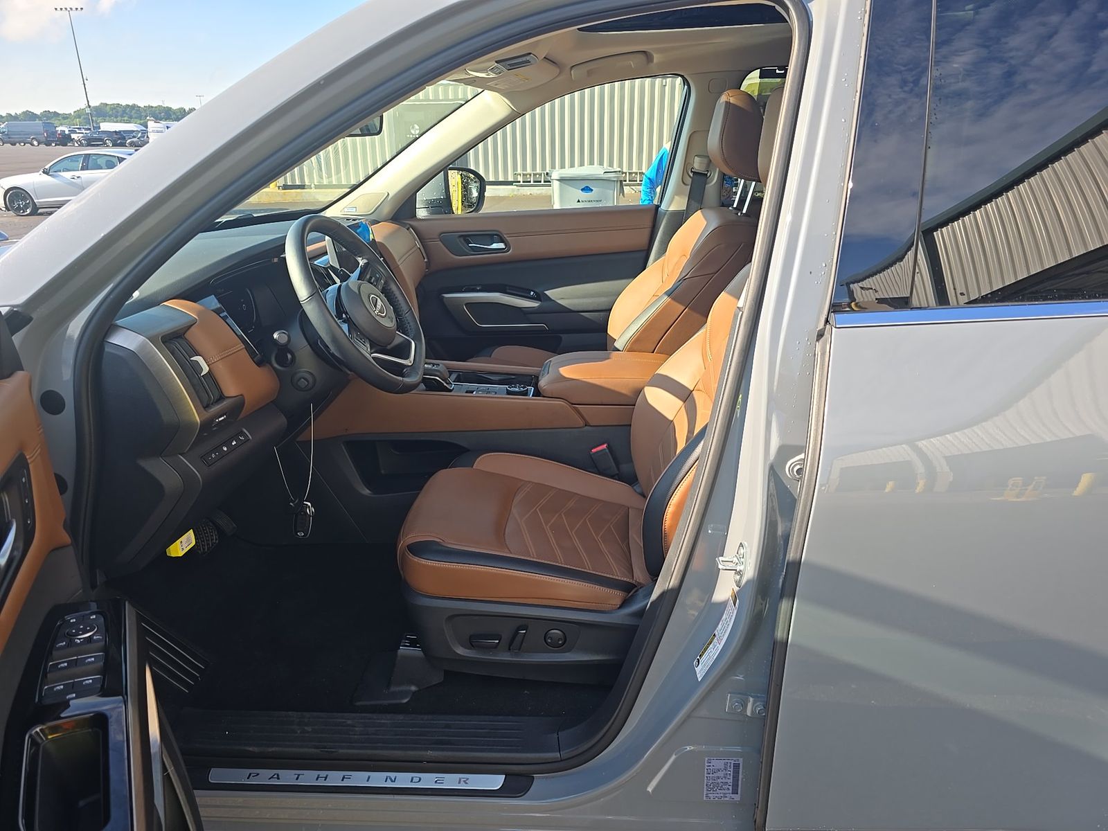 2025 Nissan Pathfinder Platinum AWD