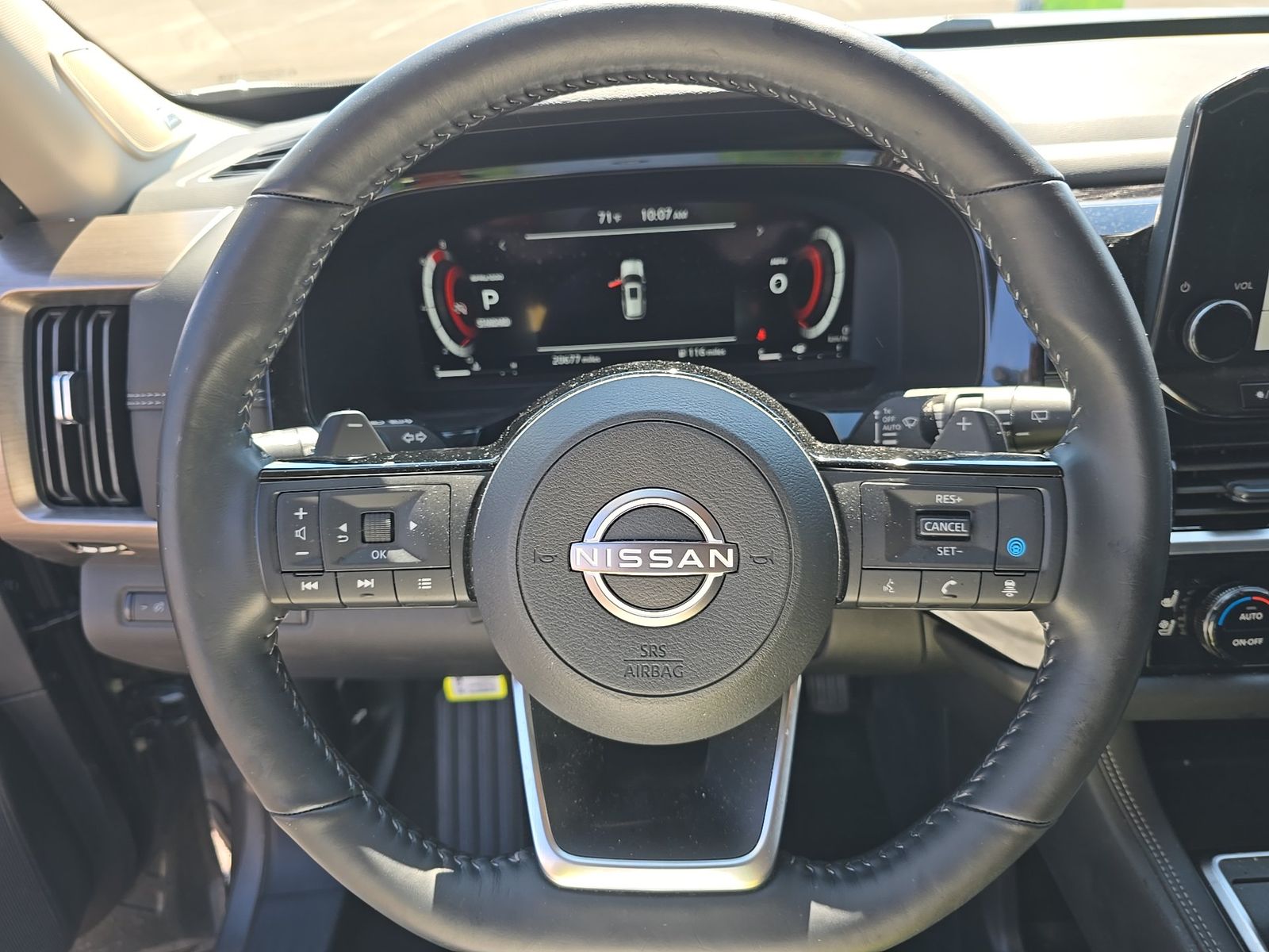 2025 Nissan Pathfinder Platinum FWD