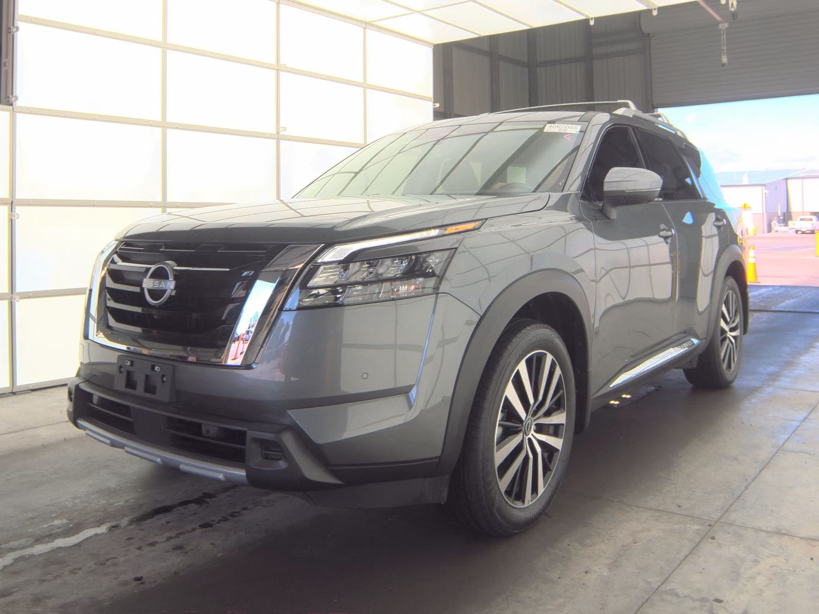 2025 Nissan Pathfinder Platinum FWD