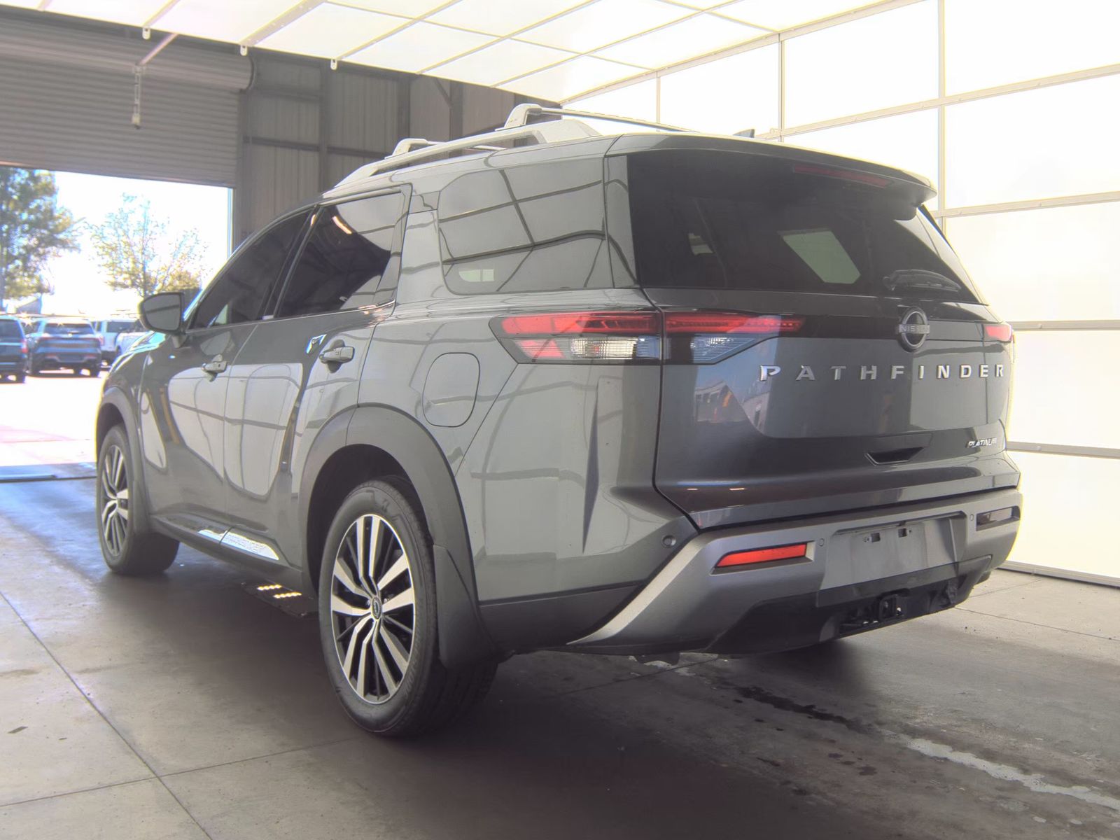2025 Nissan Pathfinder Platinum FWD