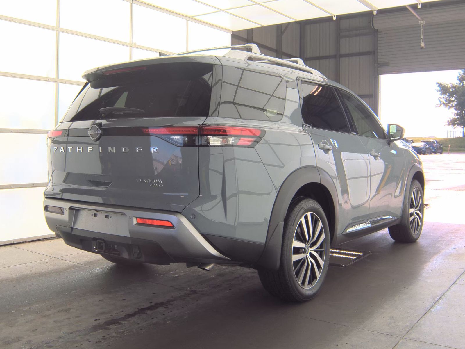 2025 Nissan Pathfinder Platinum AWD