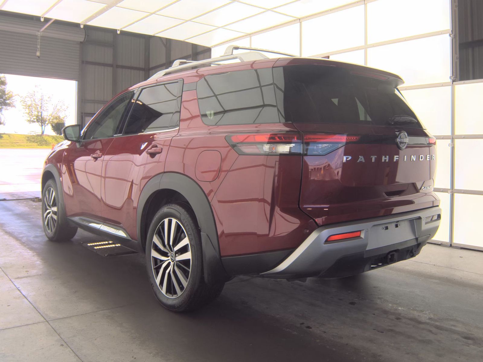2025 Nissan Pathfinder Platinum FWD