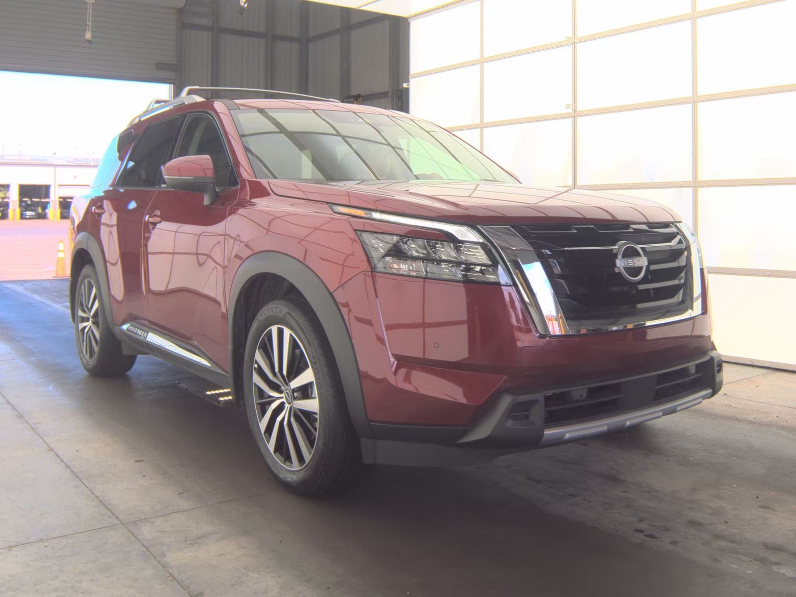 2025 Nissan Pathfinder Platinum FWD