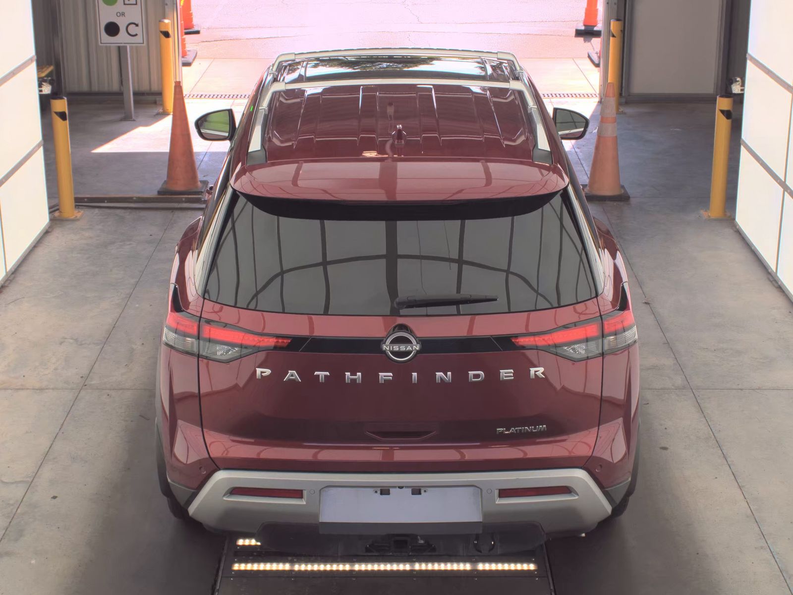 2025 Nissan Pathfinder Platinum FWD