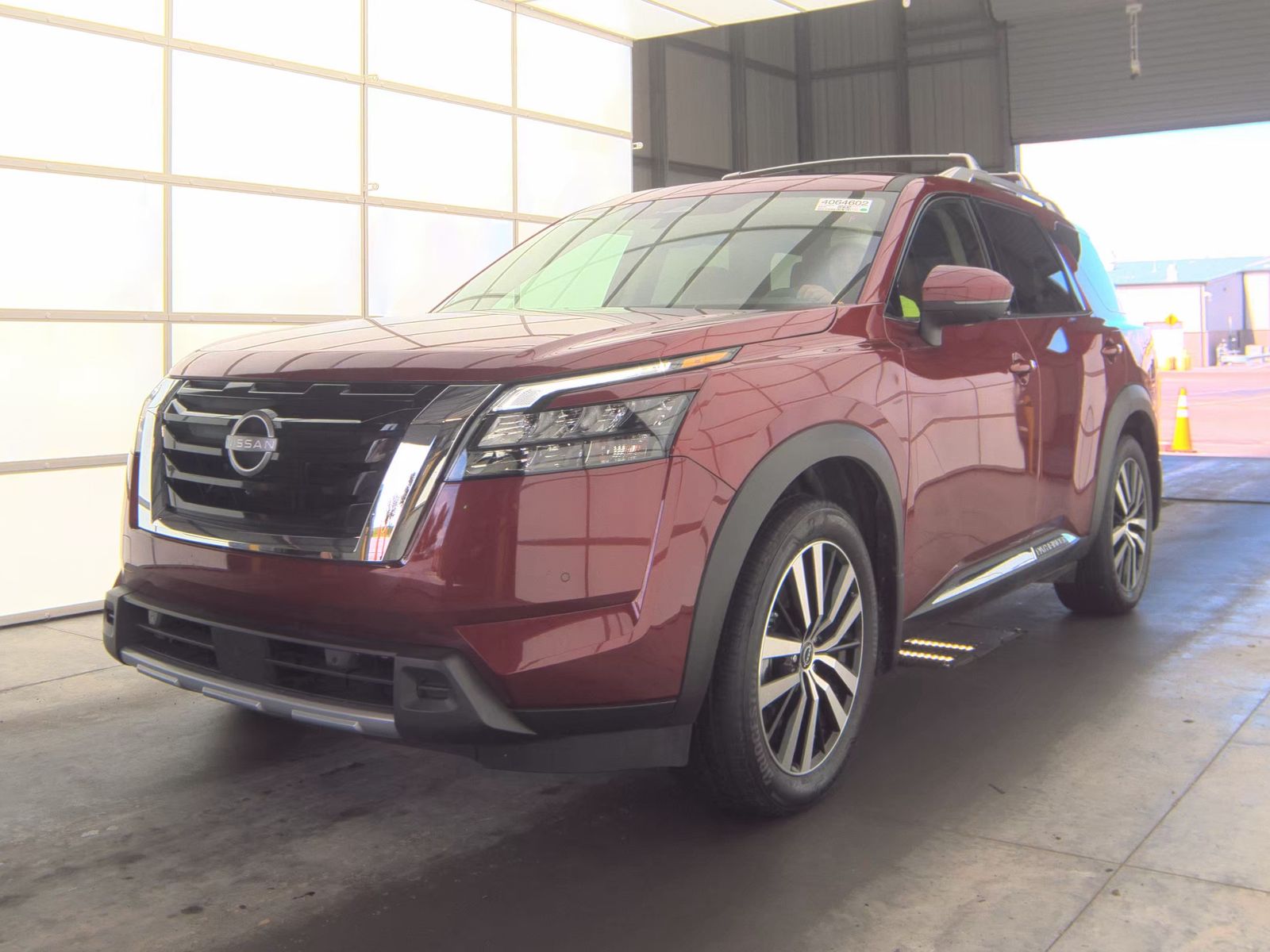 2025 Nissan Pathfinder Platinum FWD
