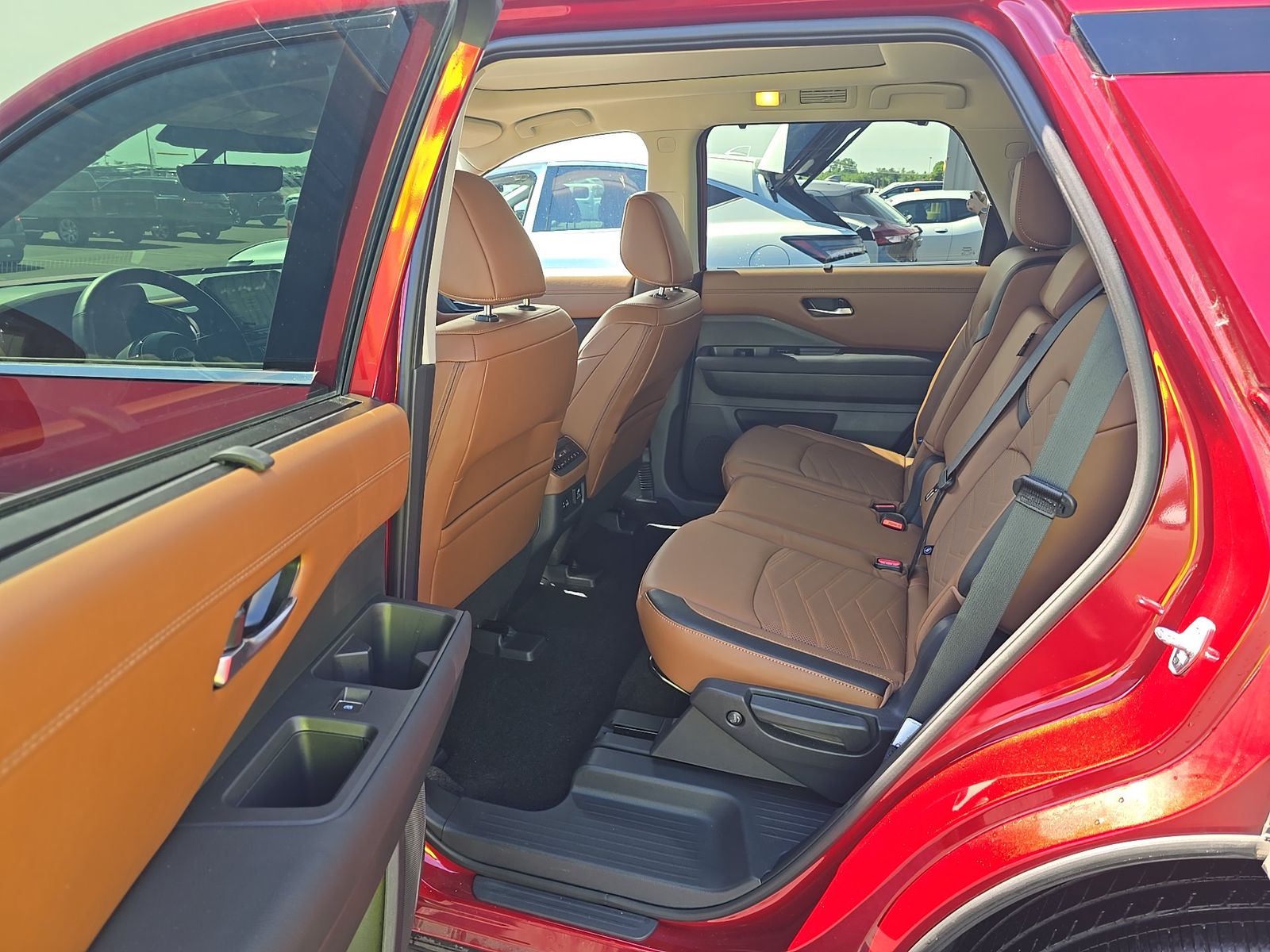 2025 Nissan Pathfinder Platinum FWD