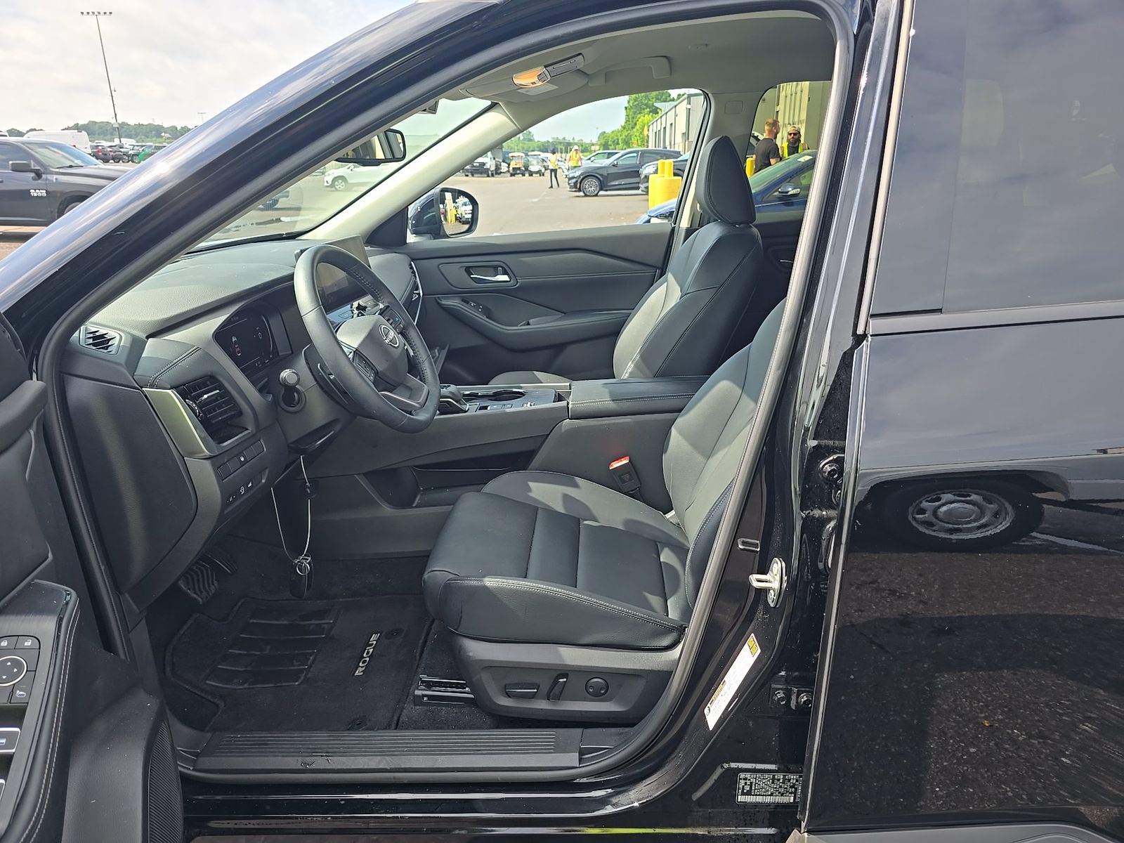 2025 Nissan Rogue SL FWD