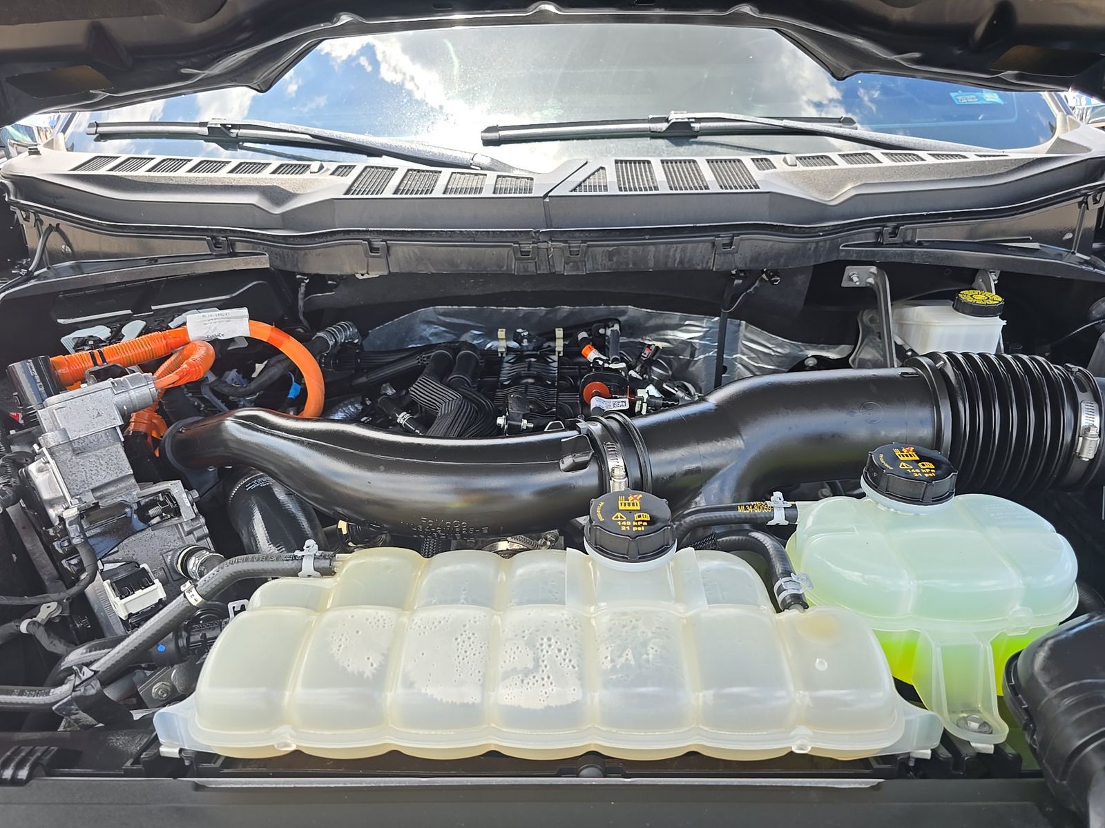 2024 Ford F-150 Hybrid Lariat AWD