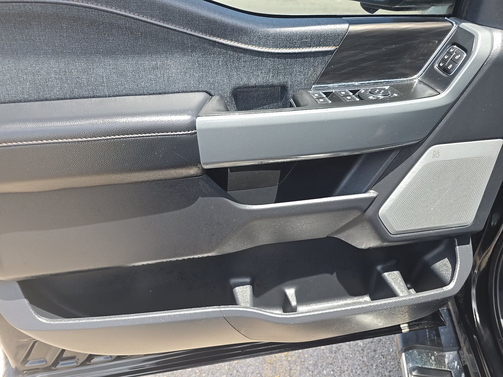 2024 Ford F-150 Hybrid Lariat AWD