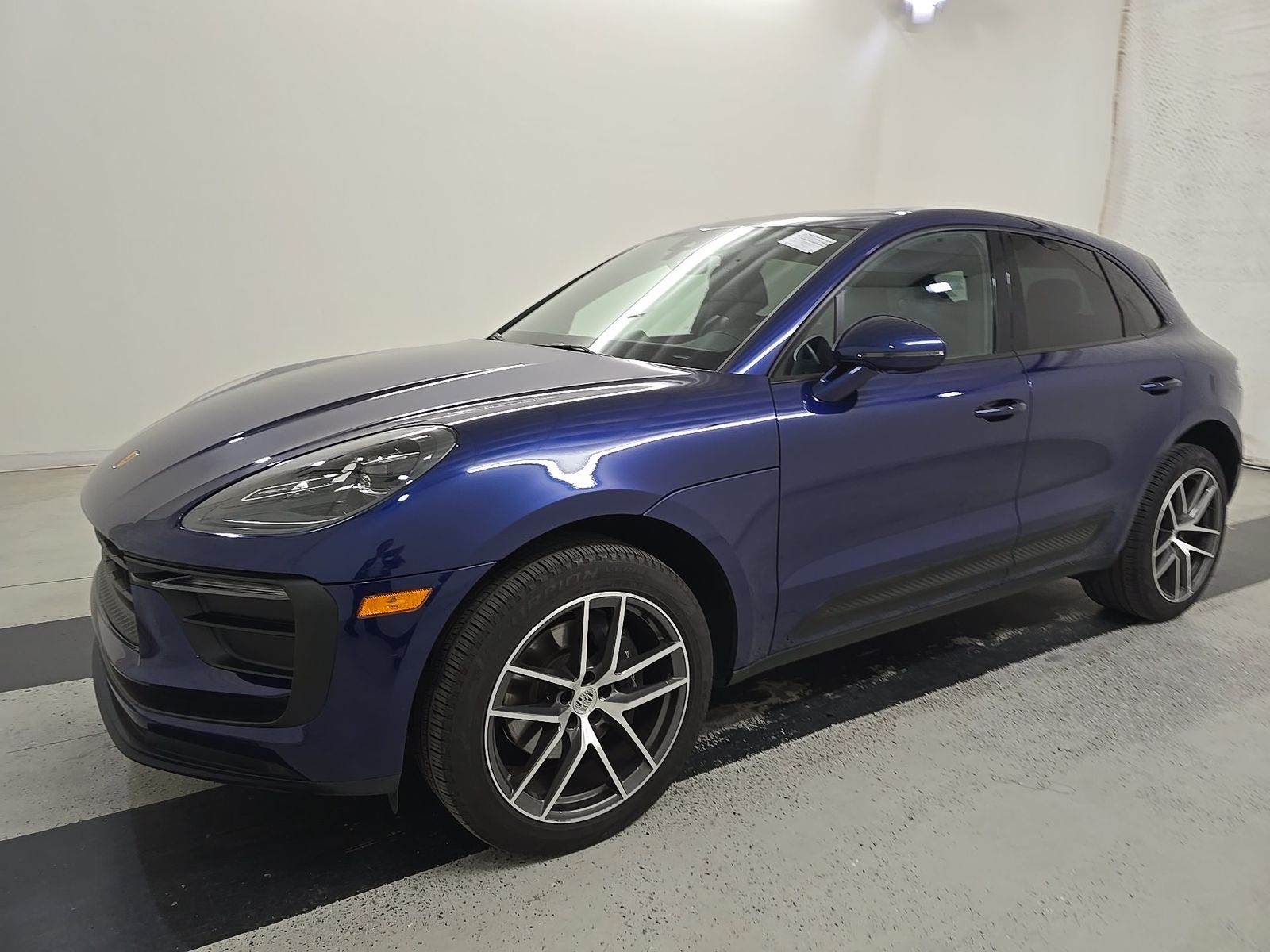 2022 Porsche Macan Base AWD