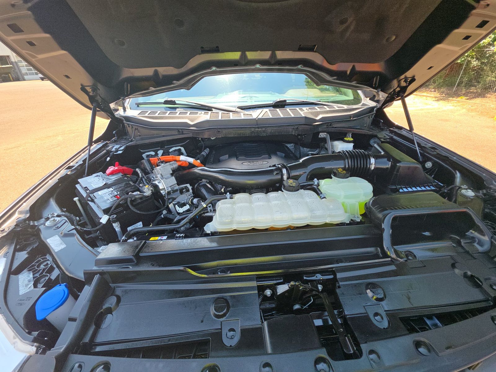 2023 Ford F-150 Hybrid Lariat AWD