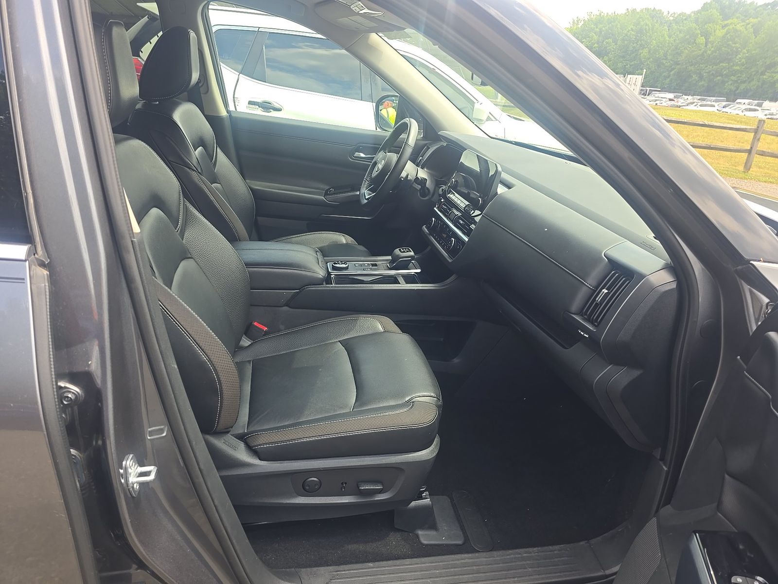 2023 Nissan Pathfinder SL AWD
